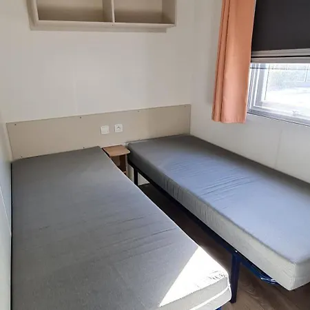 Mobil-home V0 06 A Hébergement de vacances *
